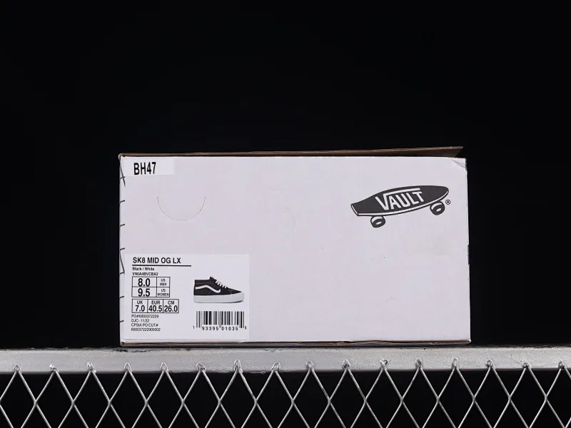 All categories Vans Vans series Vans Mid Vans China Vans Vault OG SK8-Mid Lx Vans high-end branch simple black and white mid-top casual sneakers VN0A4BVCBA2
